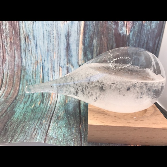 Beautiful glass water drop weather forecaster - Picture 6 of 12